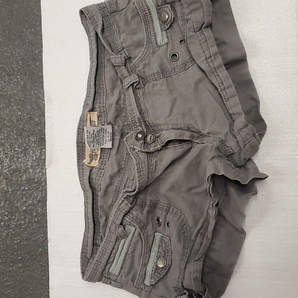 Free Style Revolution Light Khaki/Gray COTTON SHORT shorts 7 Distressed juniors - Picture 2 of 5